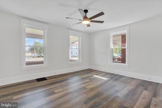 127 W HARRISBURG ST, Dillsburg, PA 17019