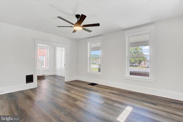 127 W HARRISBURG ST, Dillsburg, PA 17019