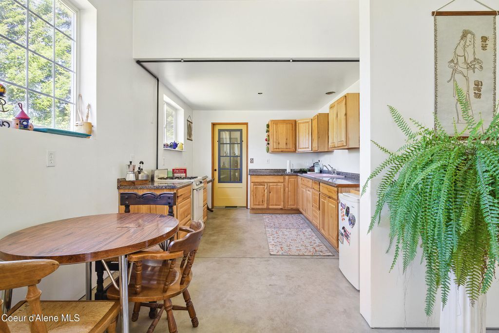 670 Sunset Rd, Athol, ID 83801 photo 10