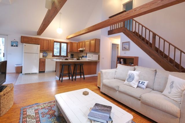 6 Hathorne Ln, Orleans, MA 02653