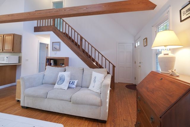 6 Hathorne Ln, Orleans, MA 02653