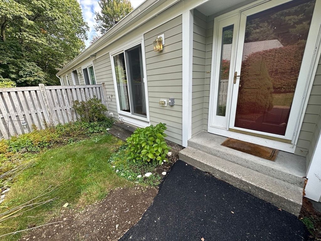 11 Drummer Boy Way 11, Lexington, MA 02420