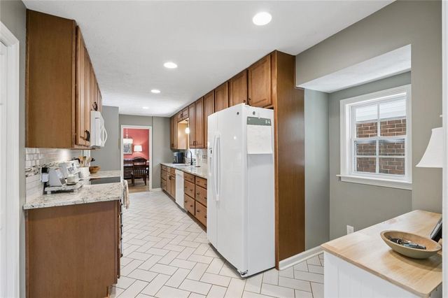 427 Angie Way SW, Lilburn, GA 30047