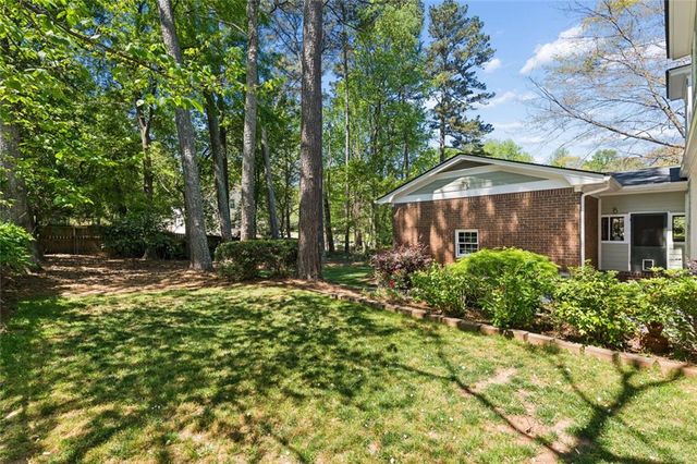 427 Angie Way SW, Lilburn, GA 30047