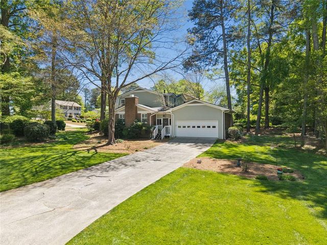 427 Angie Way SW, Lilburn, GA 30047