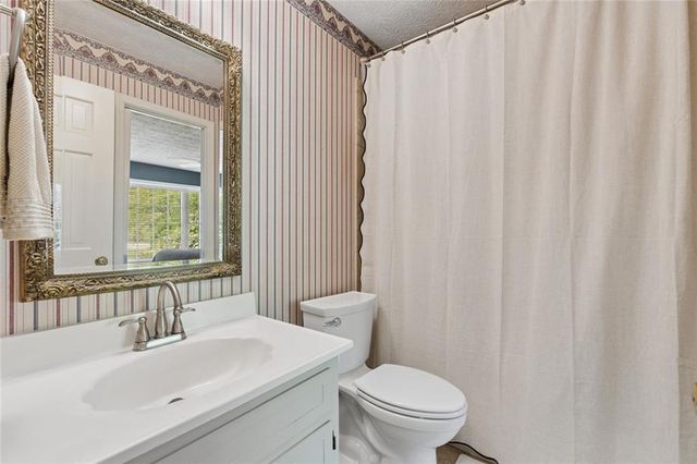 427 Angie Way SW, Lilburn, GA 30047