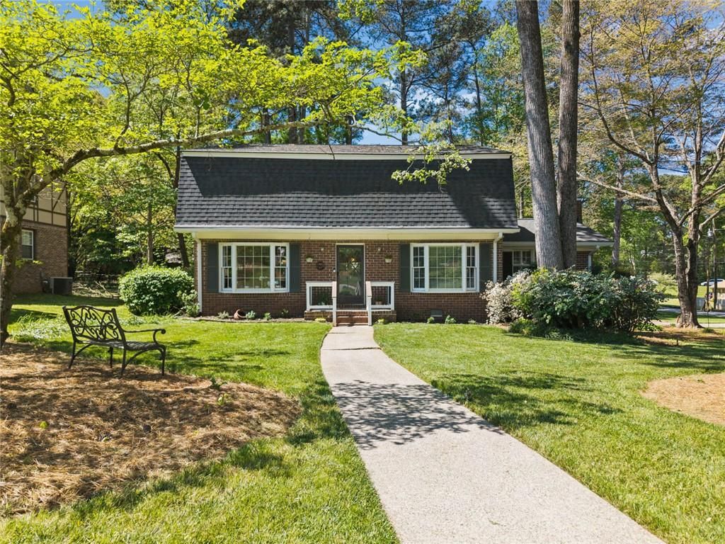 427 Angie Way SW, Lilburn, GA 30047