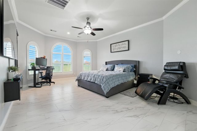 2644 Creekwood Drive, Cedar Hill, TX 75104