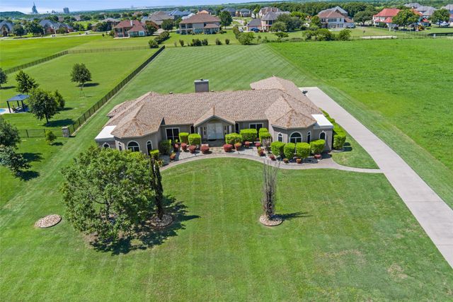 2644 Creekwood Drive, Cedar Hill, TX 75104