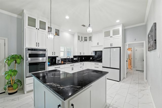 2644 Creekwood Drive, Cedar Hill, TX 75104