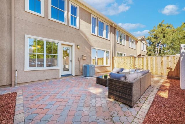 322 Sandhurst Drive, Milpitas, CA 95035