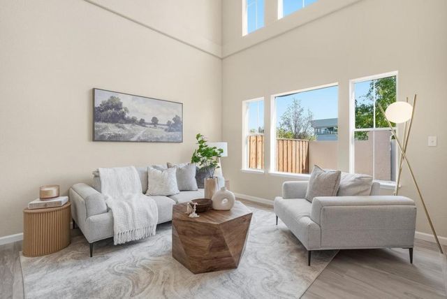 322 Sandhurst Drive, Milpitas, CA 95035