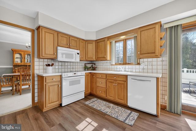 606 LONDONDERRY DR, West Chester, PA 19382