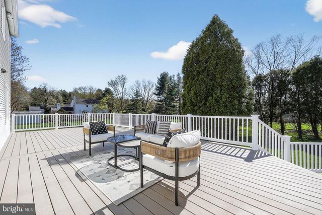 606 LONDONDERRY DR, West Chester, PA 19382