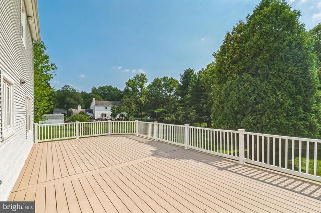 606 LONDONDERRY DR, West Chester, PA 19382