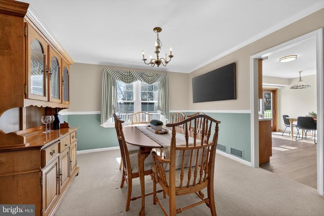 606 LONDONDERRY DR, West Chester, PA 19382