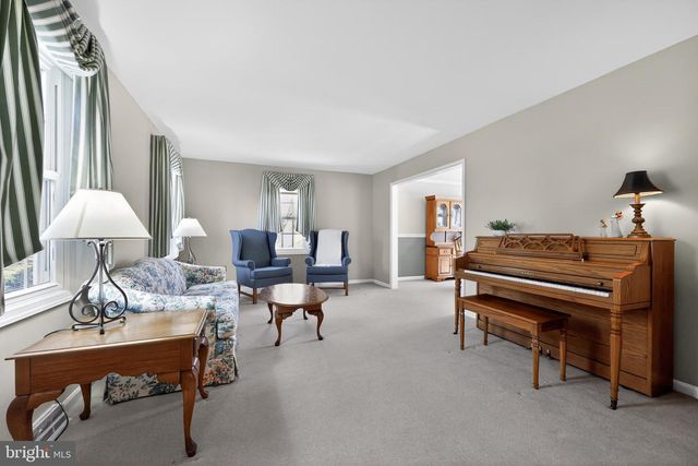 606 LONDONDERRY DR, West Chester, PA 19382
