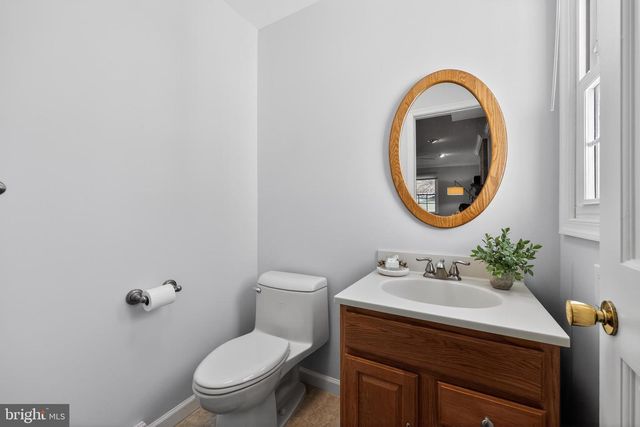606 LONDONDERRY DR, West Chester, PA 19382