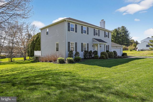 606 LONDONDERRY DR, West Chester, PA 19382
