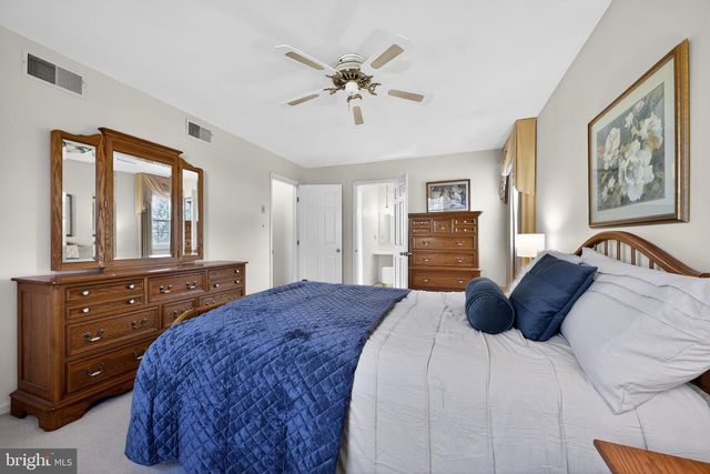 606 LONDONDERRY DR, West Chester, PA 19382