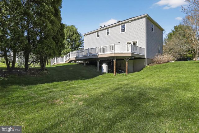 606 LONDONDERRY DR, West Chester, PA 19382