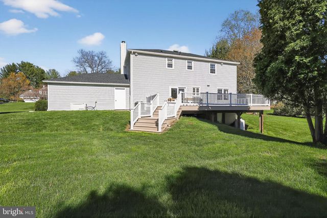 606 LONDONDERRY DR, West Chester, PA 19382