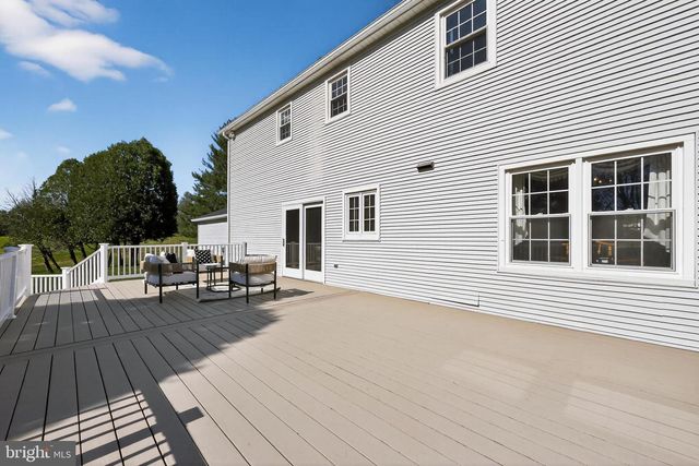 606 LONDONDERRY DR, West Chester, PA 19382