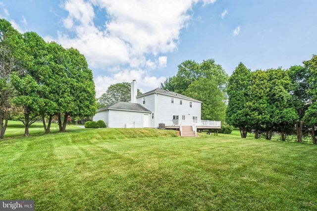 606 LONDONDERRY DR, West Chester, PA 19382