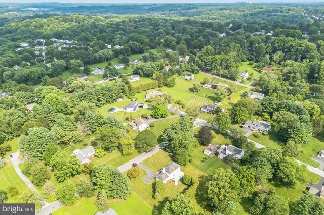 606 LONDONDERRY DR, West Chester, PA 19382