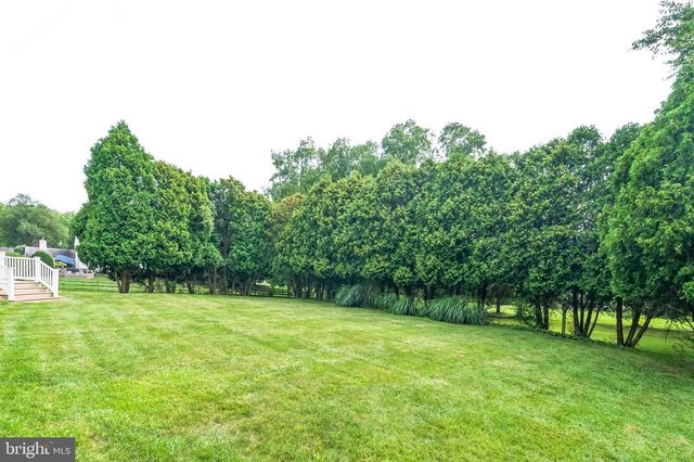 606 LONDONDERRY DR, West Chester, PA 19382