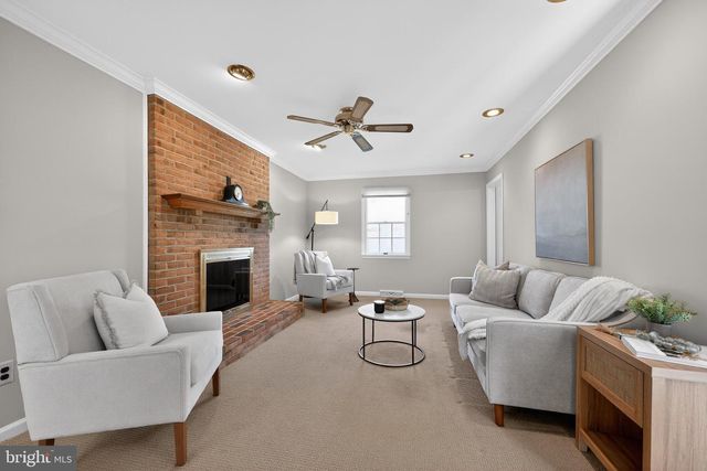 606 LONDONDERRY DR, West Chester, PA 19382