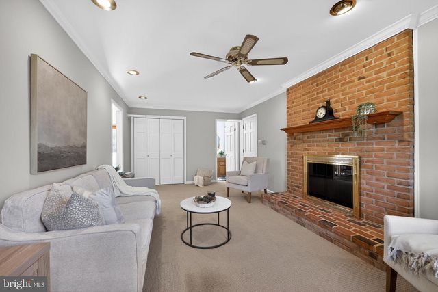 606 LONDONDERRY DR, West Chester, PA 19382
