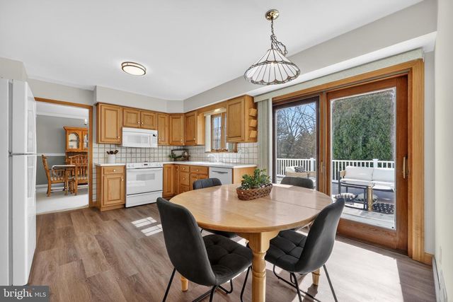 606 LONDONDERRY DR, West Chester, PA 19382