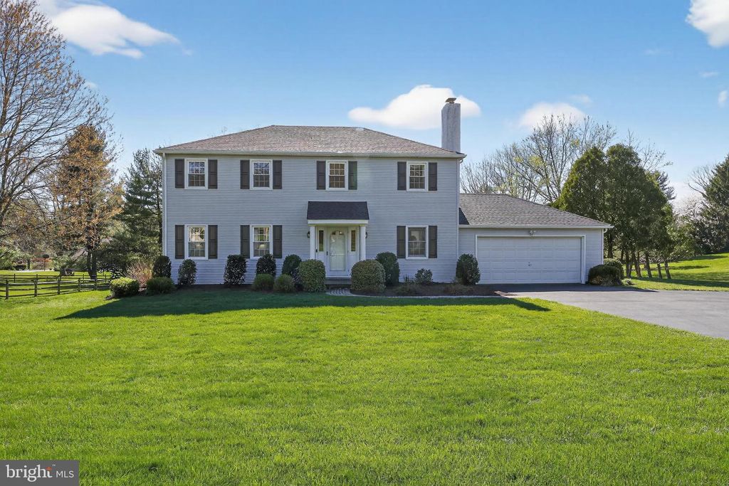 606 LONDONDERRY DR, West Chester, PA 19382