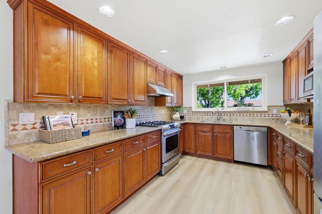 453 Taylor Drive, Milpitas, CA 95035
