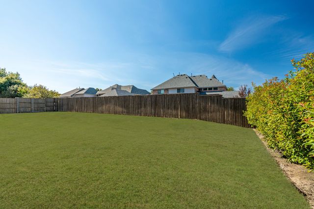 1333 Thornwood Drive, Murphy, TX 75094