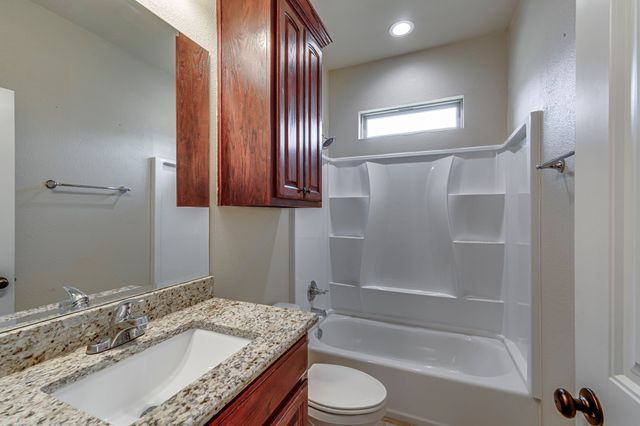 901 Hoyt Road, Waxahachie, TX 75167