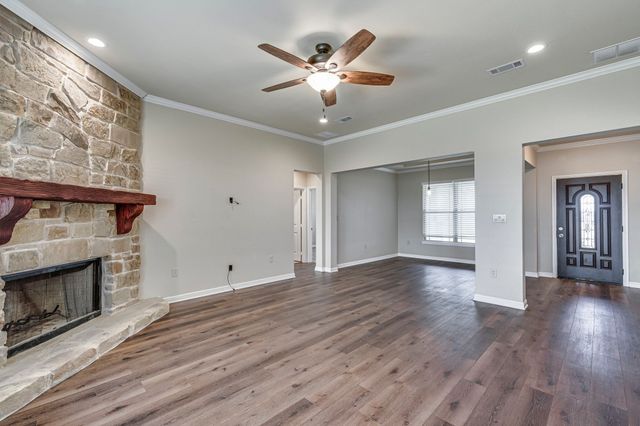 901 Hoyt Road, Waxahachie, TX 75167