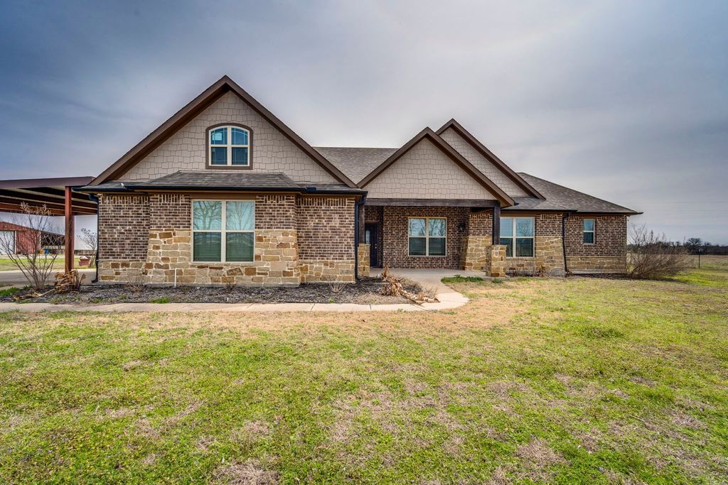 901 Hoyt Road, Waxahachie, TX 75167