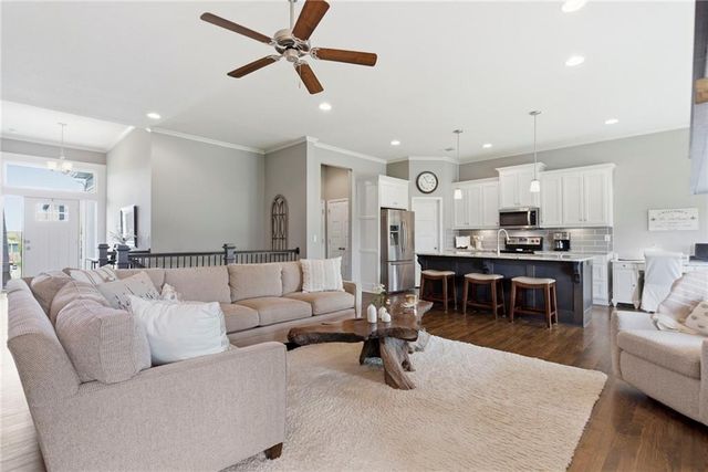 24309 W 91 Place, Lenexa, KS 66227