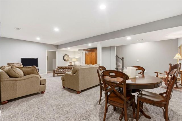 24309 W 91 Place, Lenexa, KS 66227