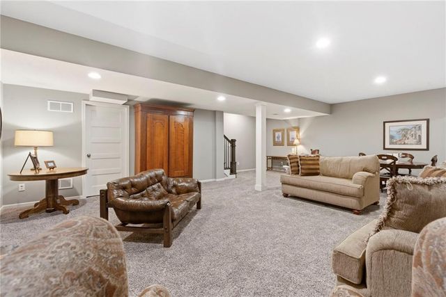 24309 W 91 Place, Lenexa, KS 66227