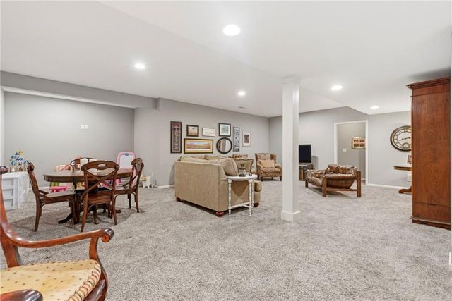24309 W 91 Place, Lenexa, KS 66227