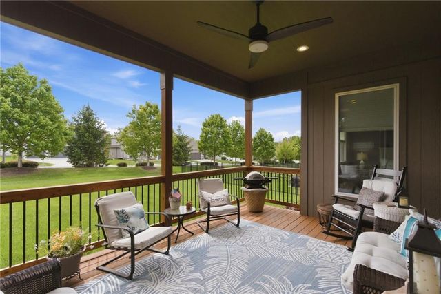 24309 W 91 Place, Lenexa, KS 66227