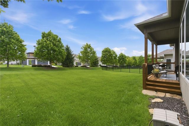 24309 W 91 Place, Lenexa, KS 66227