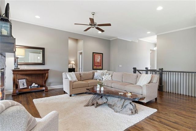 24309 W 91 Place, Lenexa, KS 66227