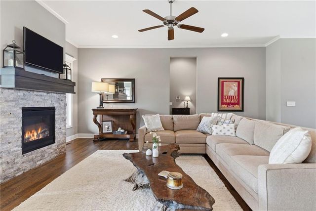 24309 W 91 Place, Lenexa, KS 66227