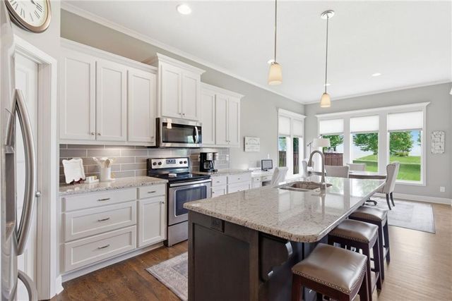 24309 W 91 Place, Lenexa, KS 66227