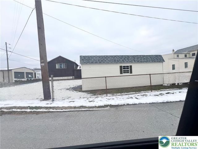 438 WHITE Street, Weissport Boro, PA 18235