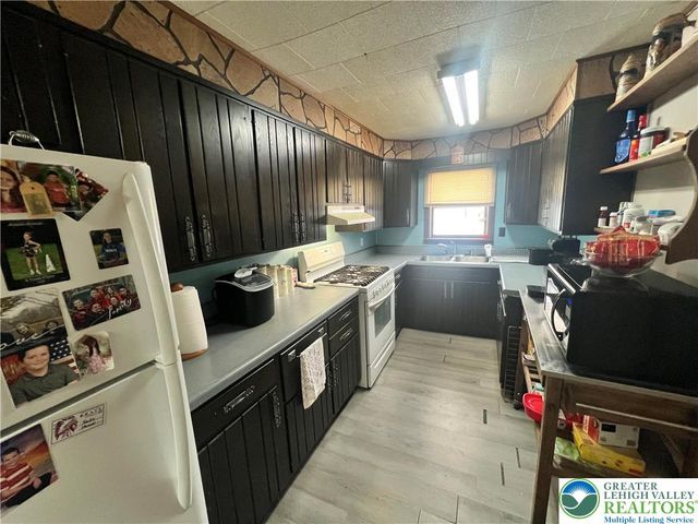 438 WHITE Street, Weissport Boro, PA 18235